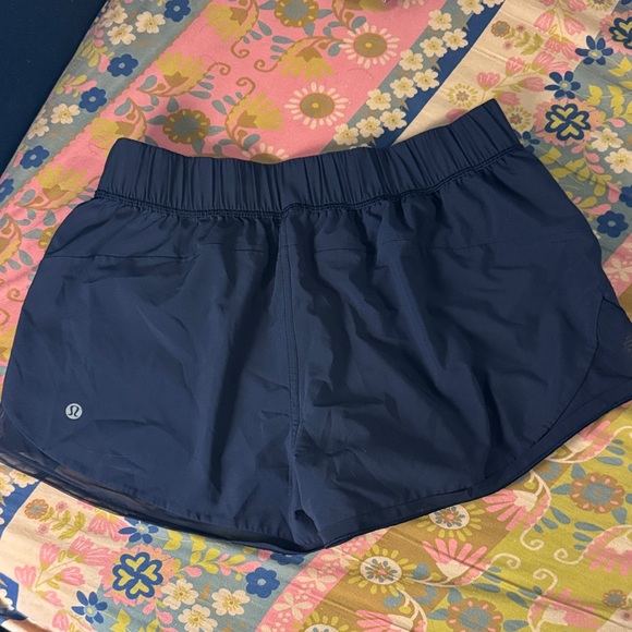 lululemon athletica Pants - Lululemon Athletica Reversible Hotty Hot Shorts